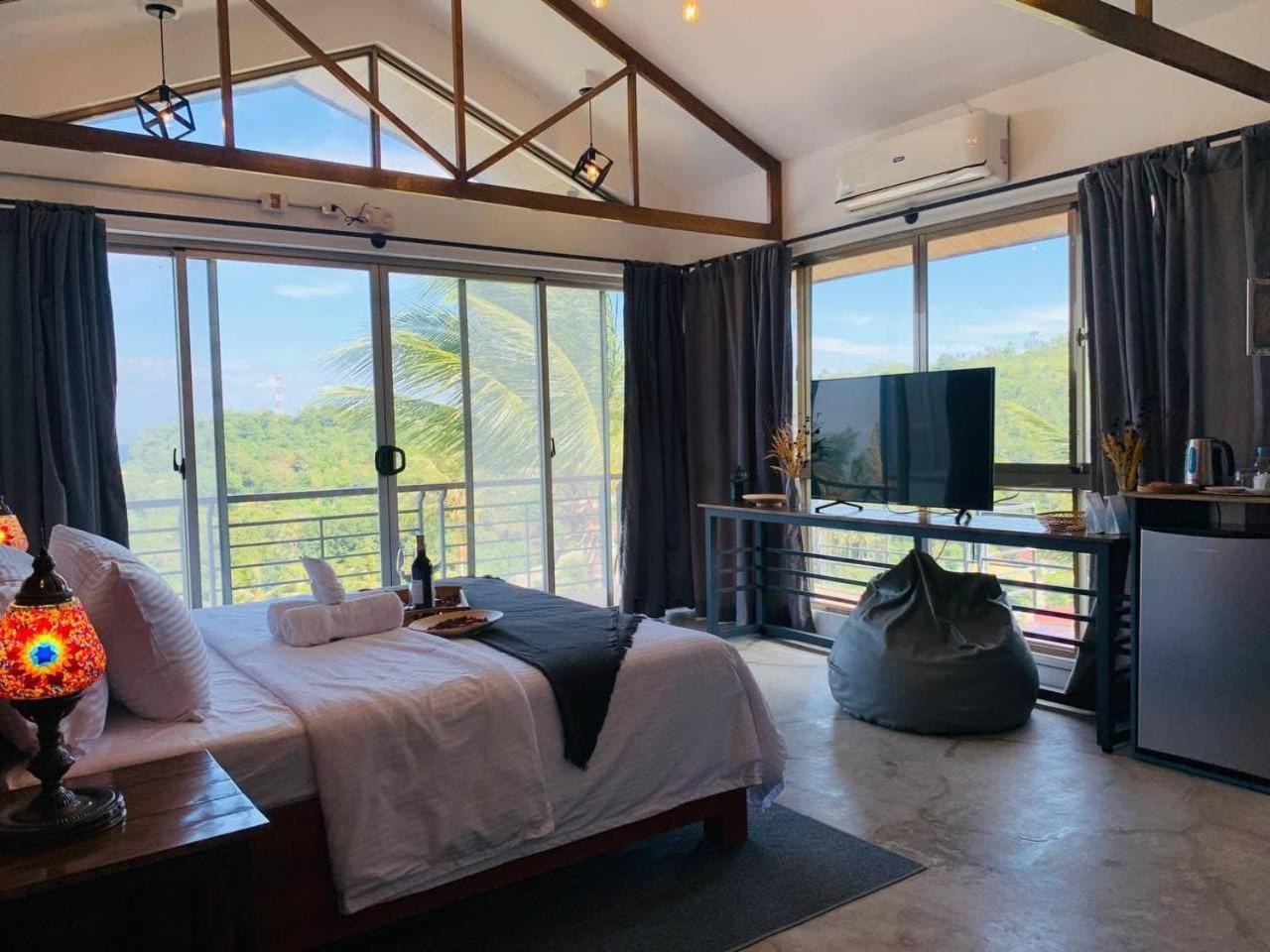 Av Suites Puerto Galera Bagian luar foto