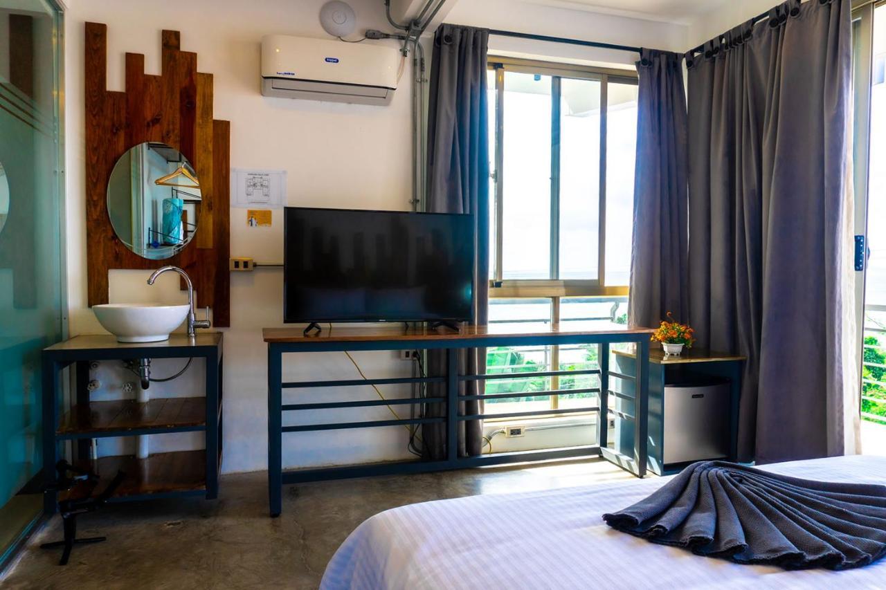 Av Suites Puerto Galera Bagian luar foto