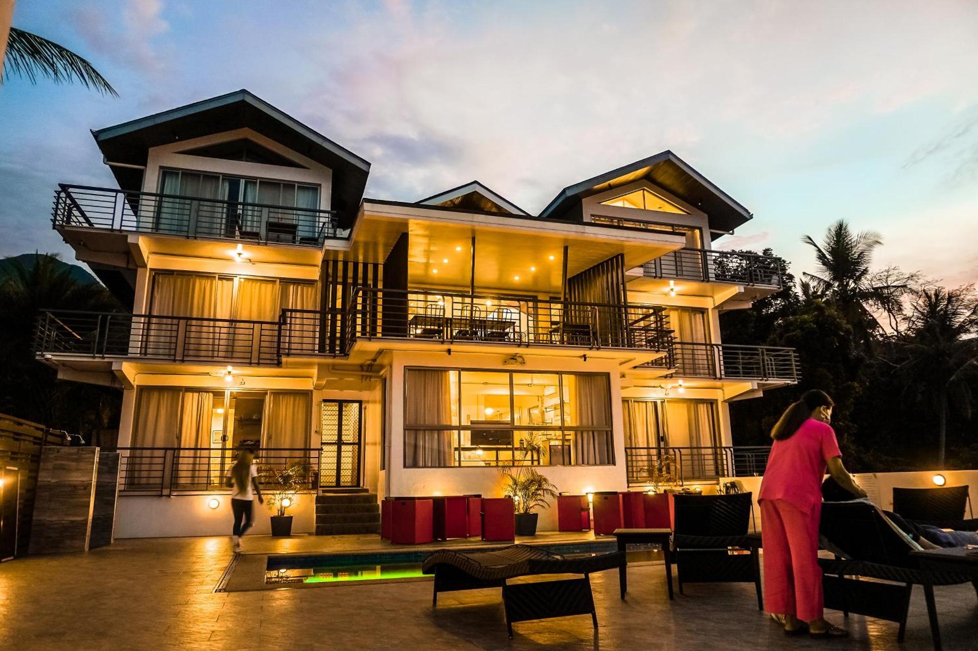 Av Suites Puerto Galera Bagian luar foto