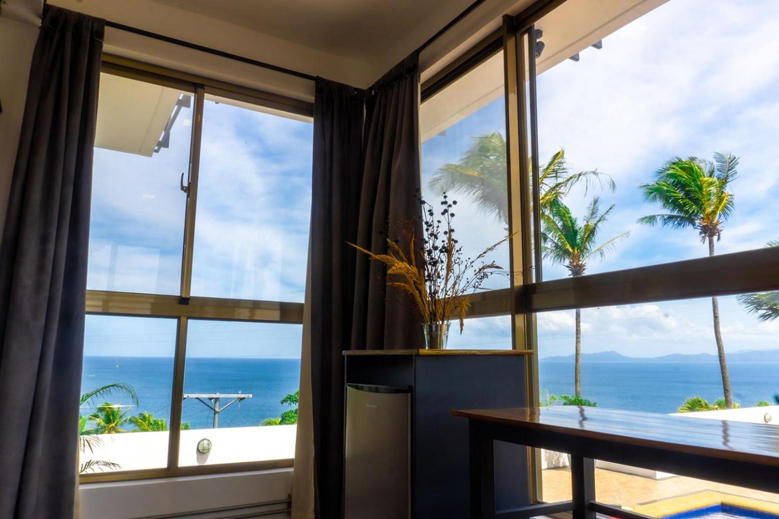 Av Suites Puerto Galera Bagian luar foto