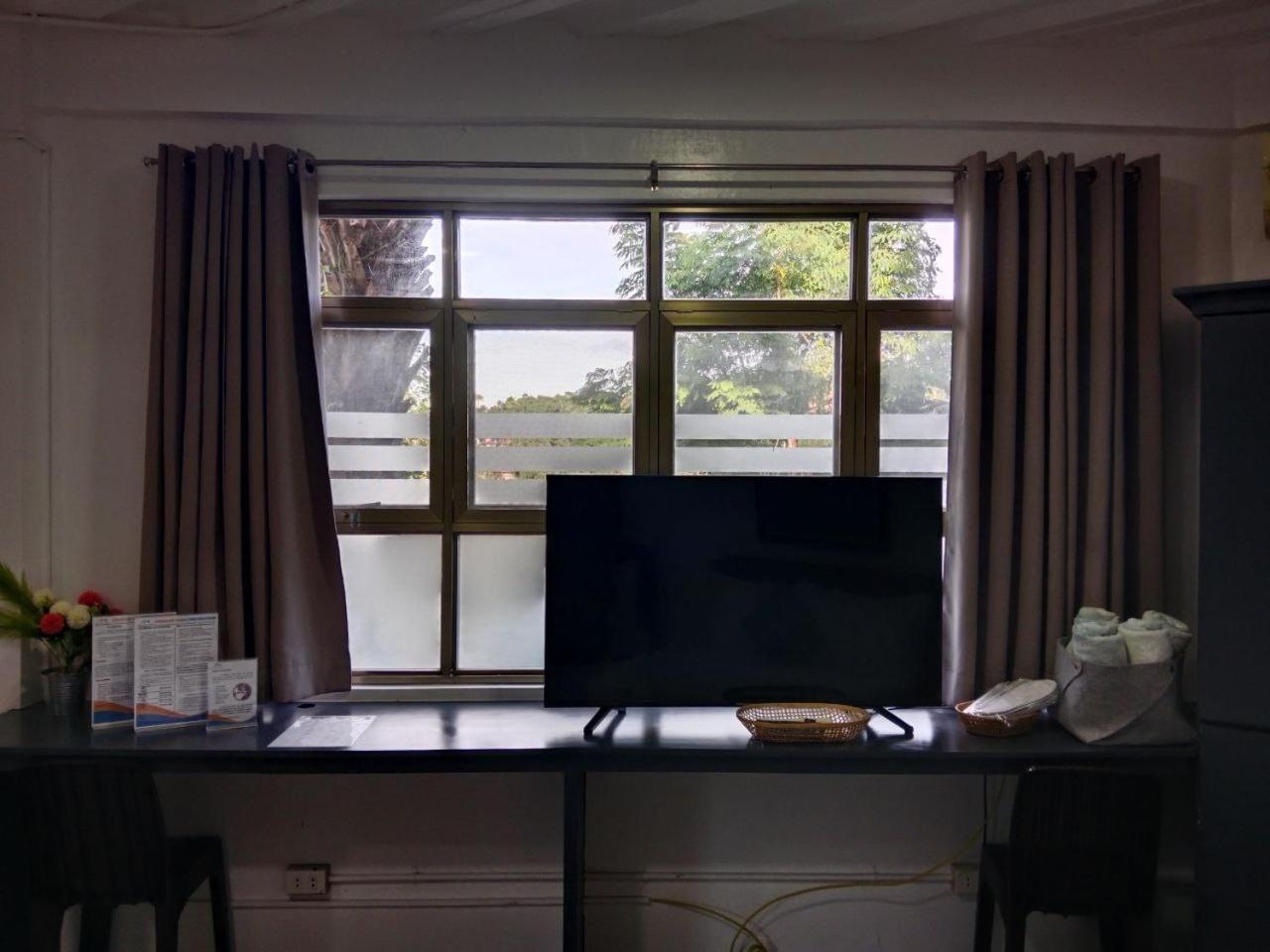 Av Suites Puerto Galera Bagian luar foto