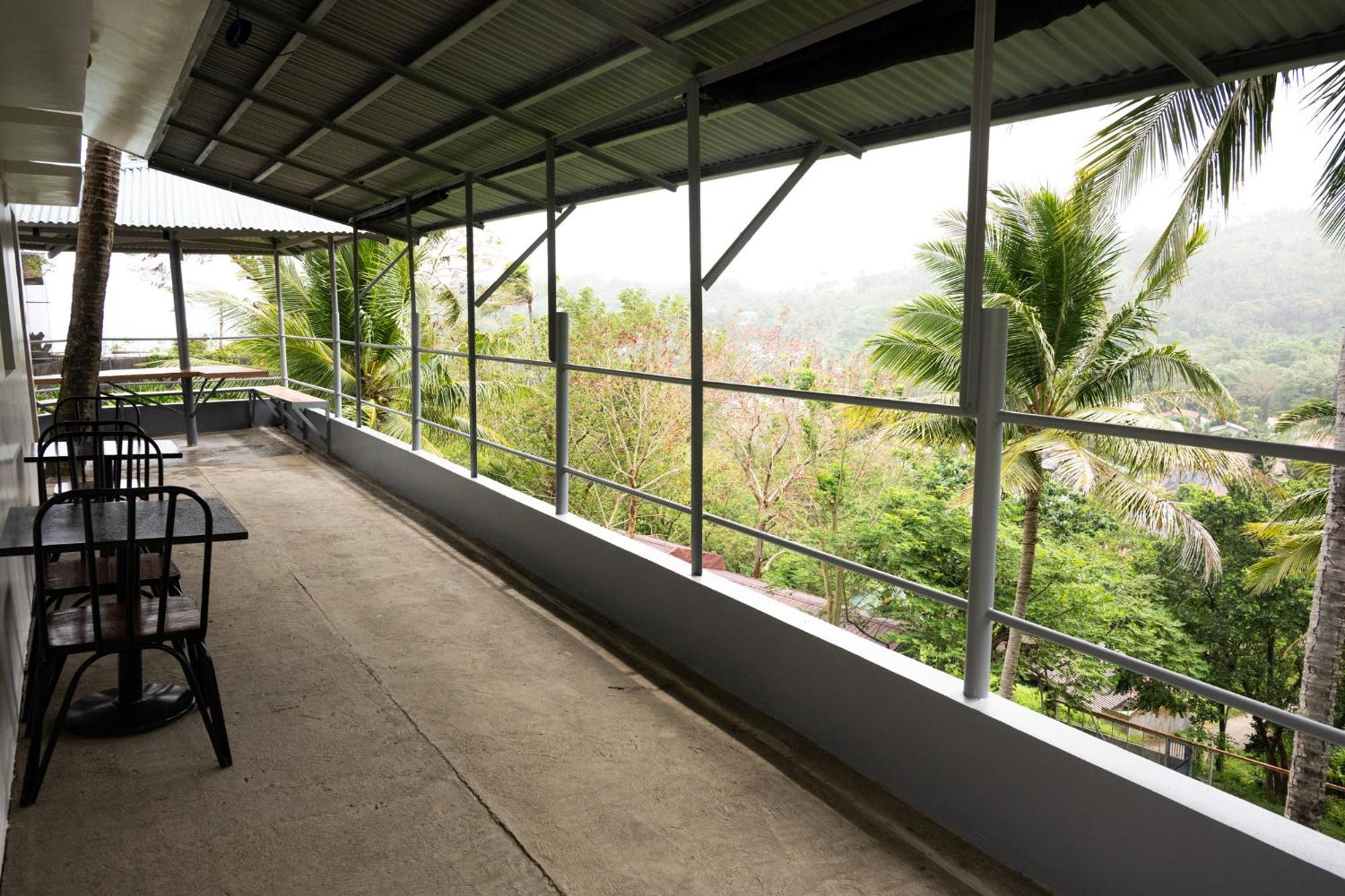 Av Suites Puerto Galera Bagian luar foto