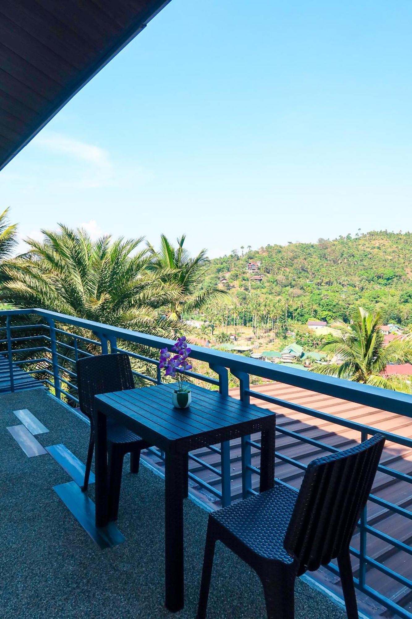 Av Suites Puerto Galera Bagian luar foto